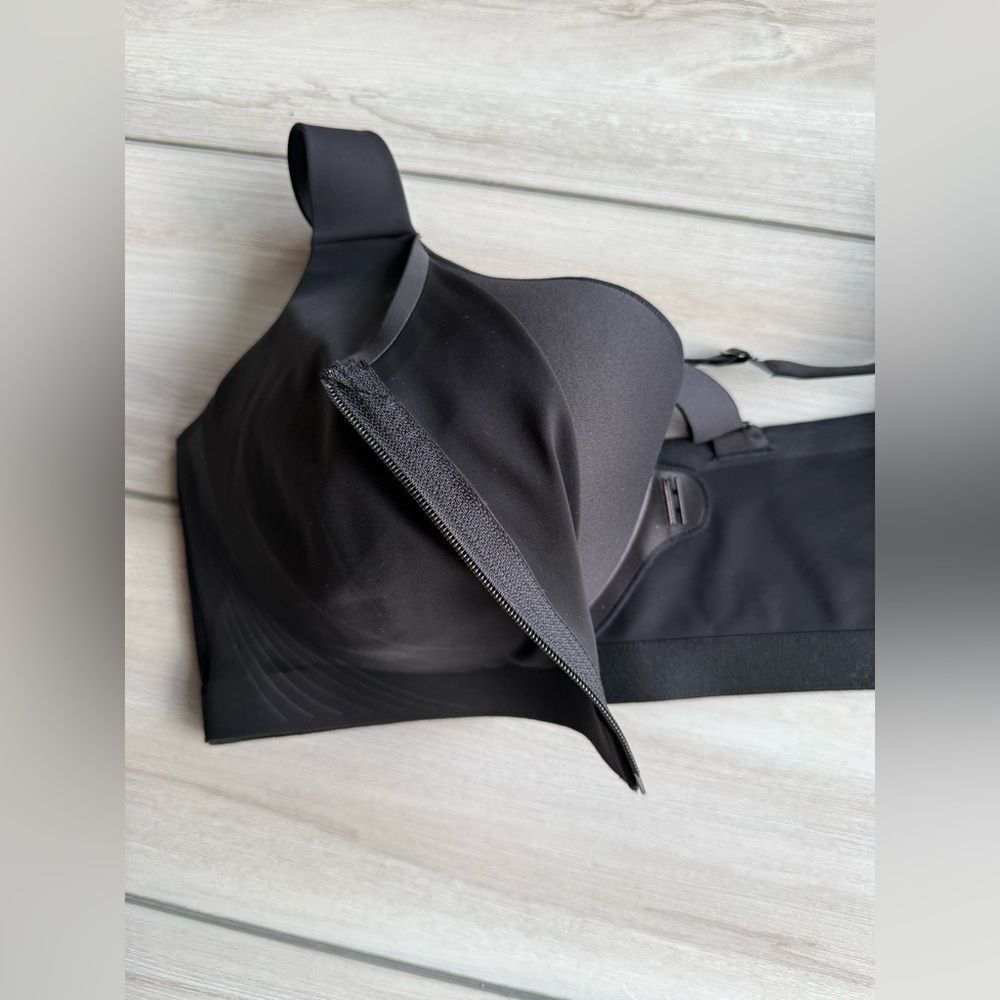 Victoria’s Secret VSX Knockout™ Front-Close Sports Bra Black 38DDD NWT - Picture 3 of 12